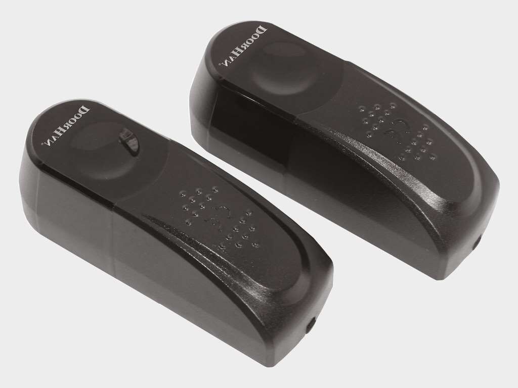 Ворота распашные со стальной рамой с заполнением сварной сеткой 20