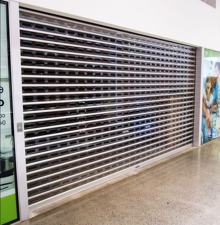 Рольставни на витрину из одностенного экструдированного решетчатого роллетного профиля RHE56GM 9