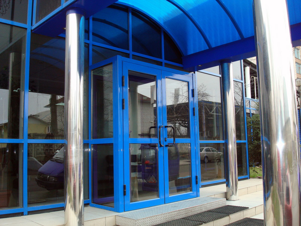 Оконно-дверная система без терморазрыва 6